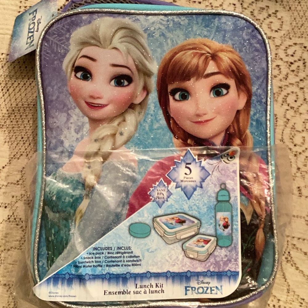 Disney Frozen Blue & Purple Elsa / Anna Lunch Kit bag with 4 themed containers.